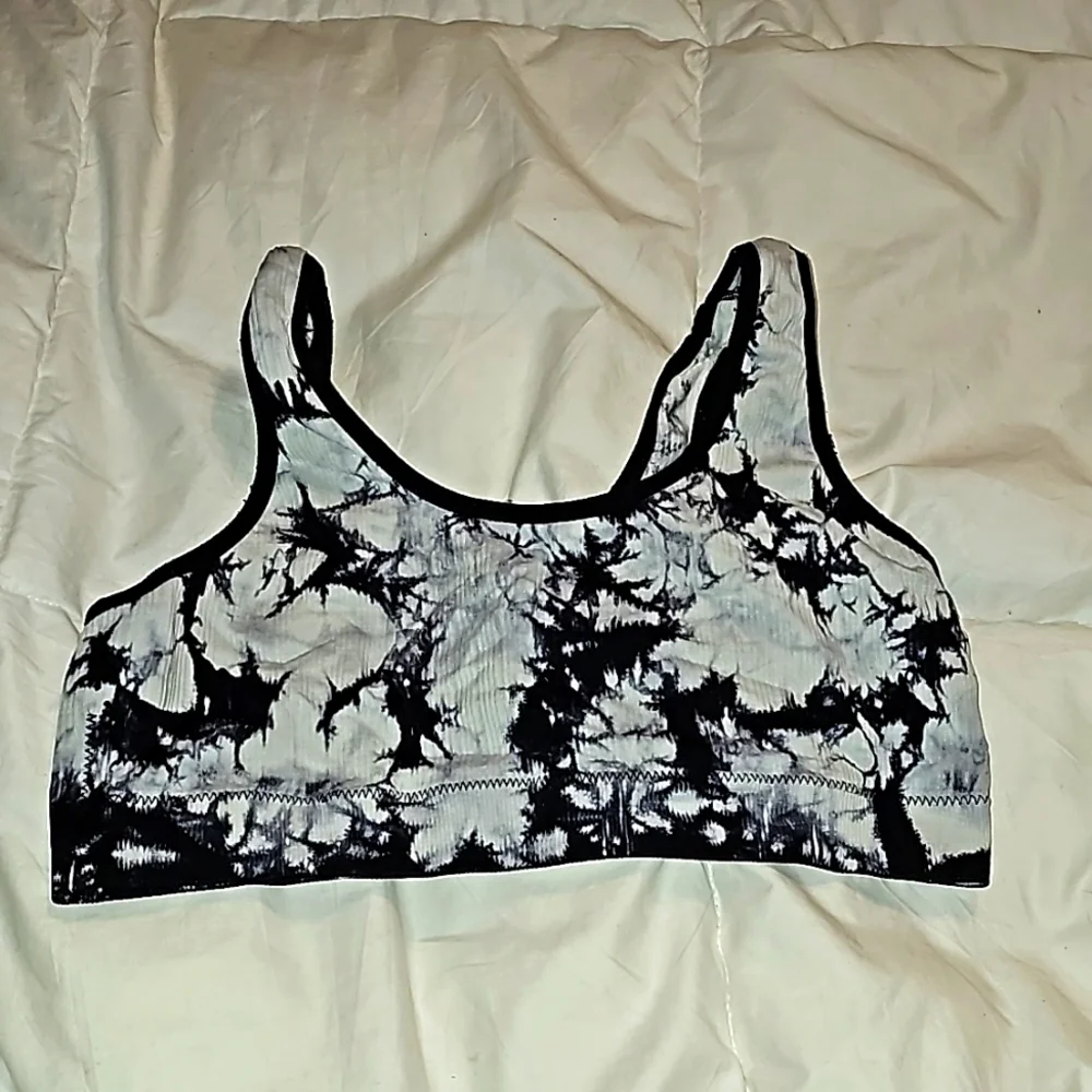Womens used tie dye sports bra. No Boundaries